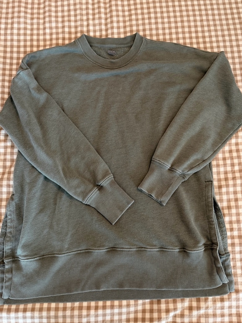 aerie women’s Crewneck Sweatshirt in Olive